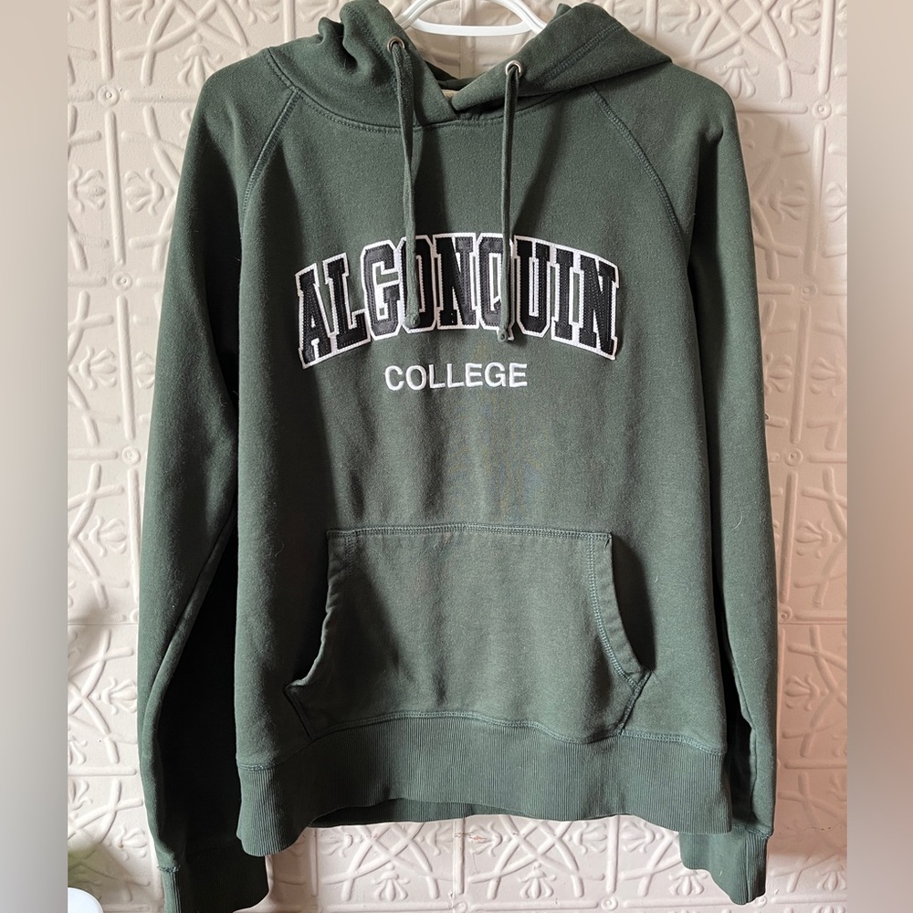Algonquin College XL Hoodie